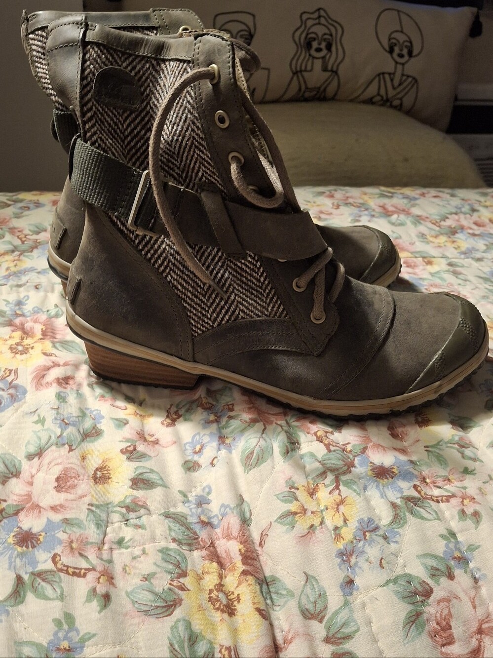 Women's Sorel Lace-Up Casual Boots